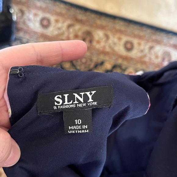 Halter style maxi dress - Picture 3 of 3